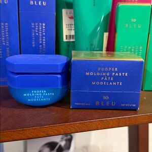 R+Co Set Bleu Proper Molding Paste Duo
Last set left!